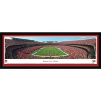 Началници на Канзас Сити - Крајна зона на стадионот Arrowhead - Blakeway Panoramas NFL Print со избрана рамка